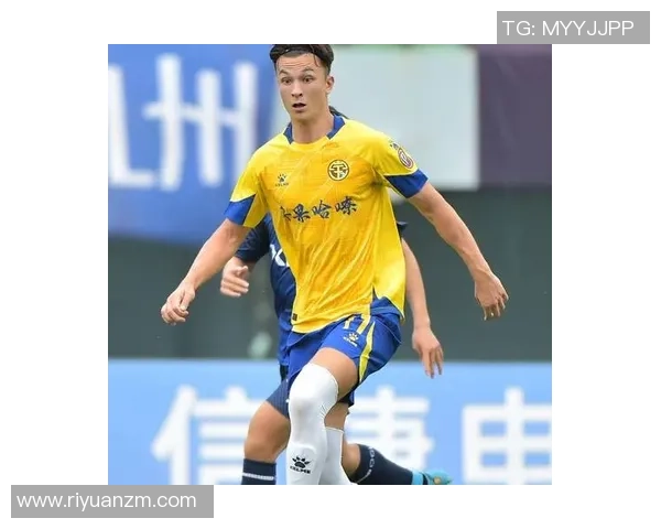 香港足球明星李健的辉煌历程与对足球事业的热爱与坚持